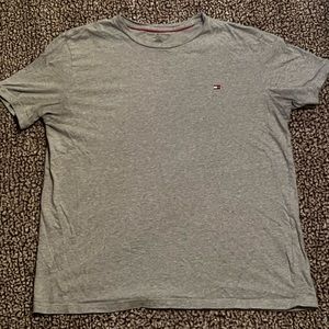 Gray Tommy Hilfiger short sleeve t-shirt size large